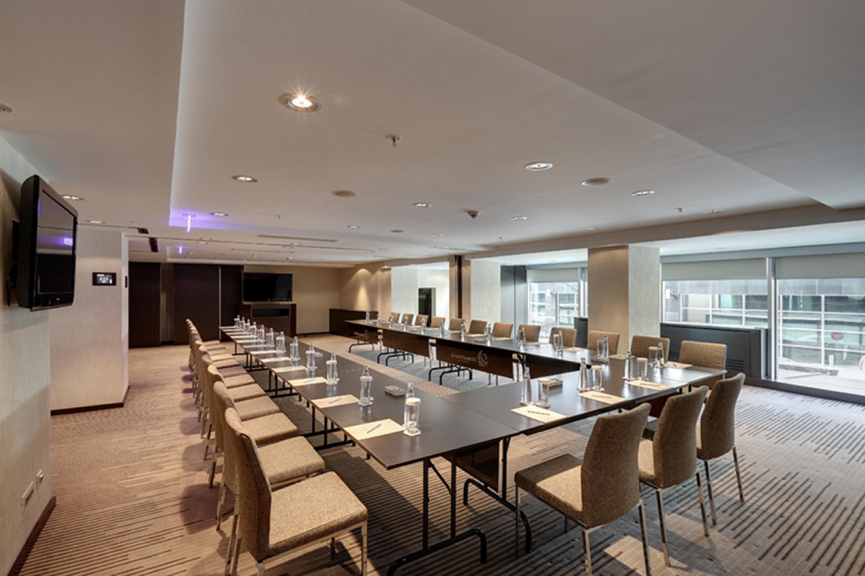 Готель Avantgarde Urban Levent 4*